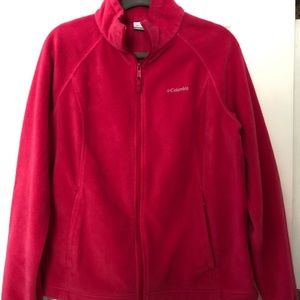 Columbia woman’s zip up